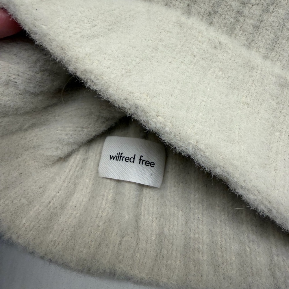 Wilfred Free by Aritzia Cozy Cream Knit Beanie - Picture 2 of 3